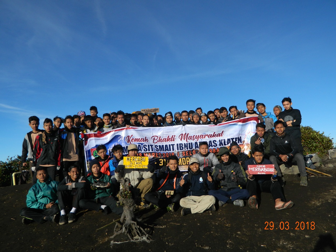 Siapkan Kader Dakwah Tangguh Lewat Susur Pantai dan Daki Gunung