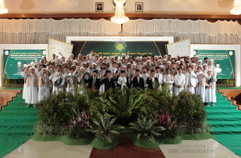 Wisuda Santri