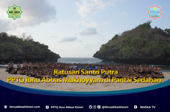 Ratusan Santri Putra PPTQ Ibnu Abbas Mukhoyyam di Pantai Sedahan